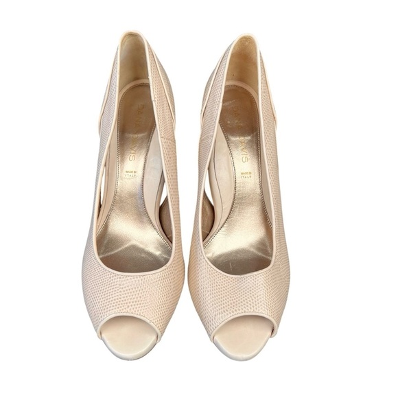 Dana Davis Italian Made Leather Lizard Print Peep Toe Heels, Cream, 8 B, $315 - Picture 2 of 9